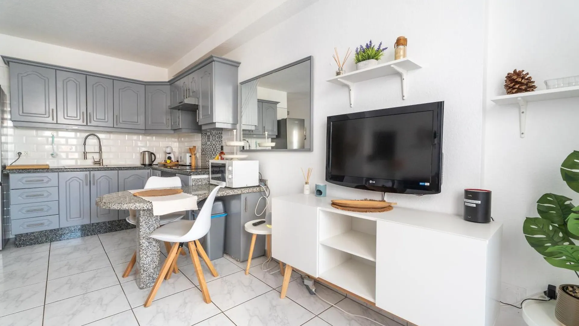 Apartamento Oasis Diamente - Heated Pool Los Cristianos  España